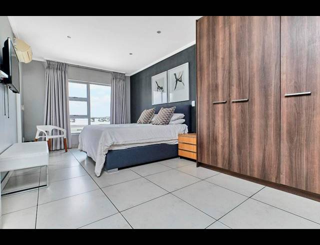 2 BEDROOM APARTMENT FOR SALE IN SANDOWN